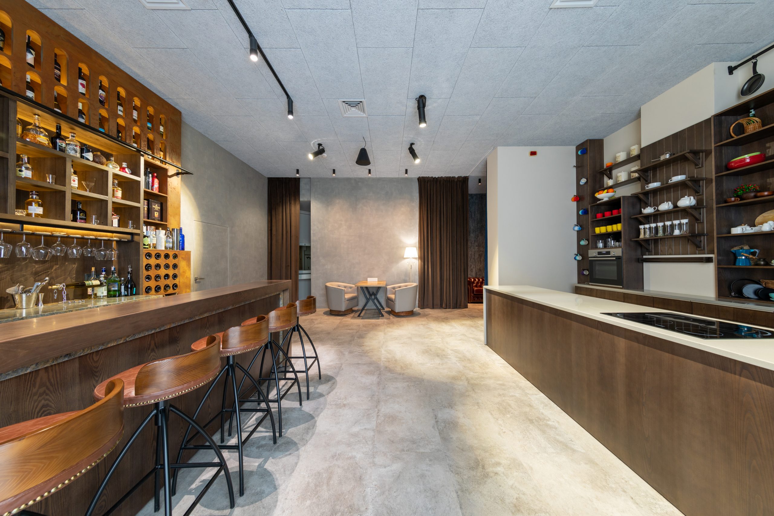 FOOD & DRINK