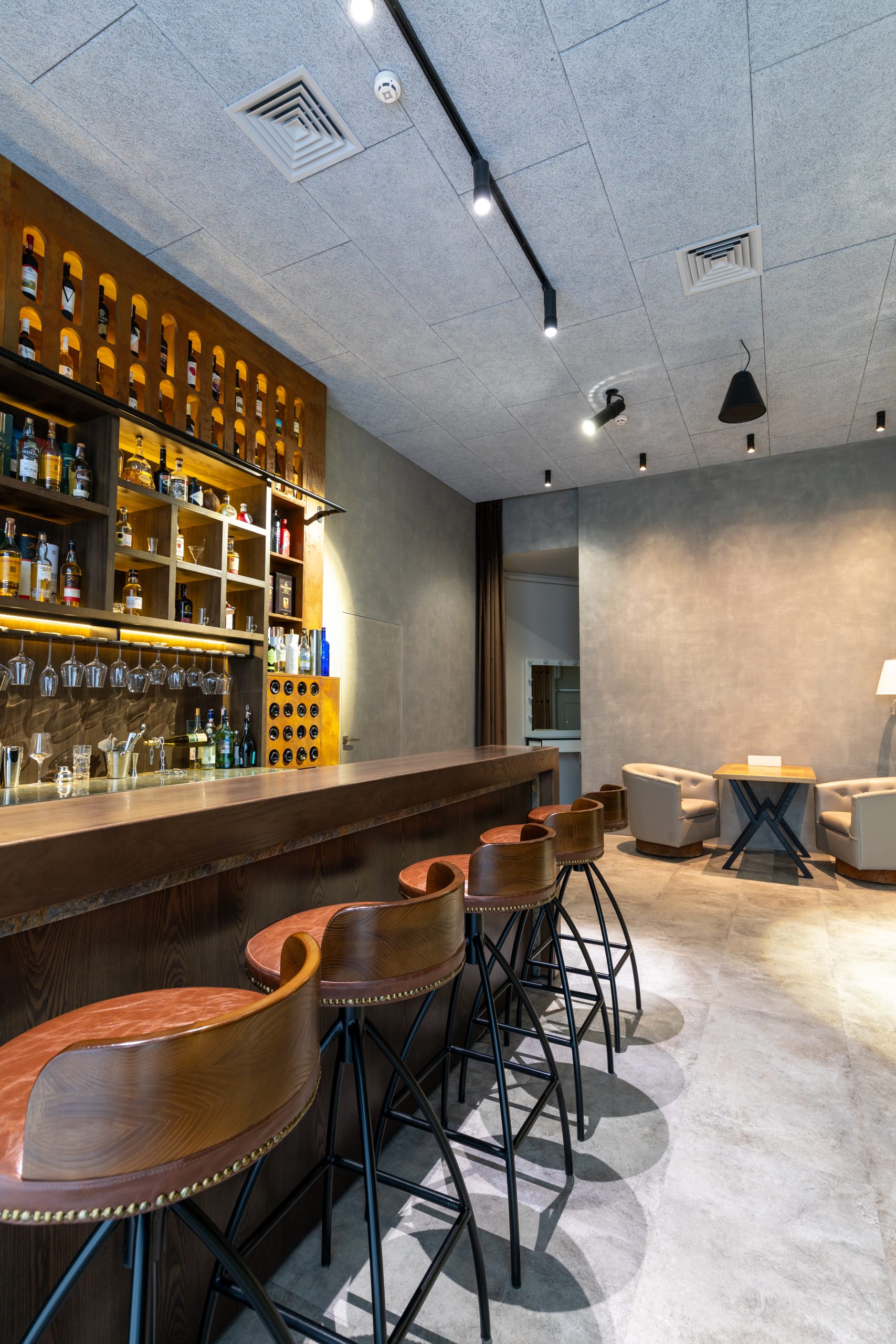 FOOD & DRINK